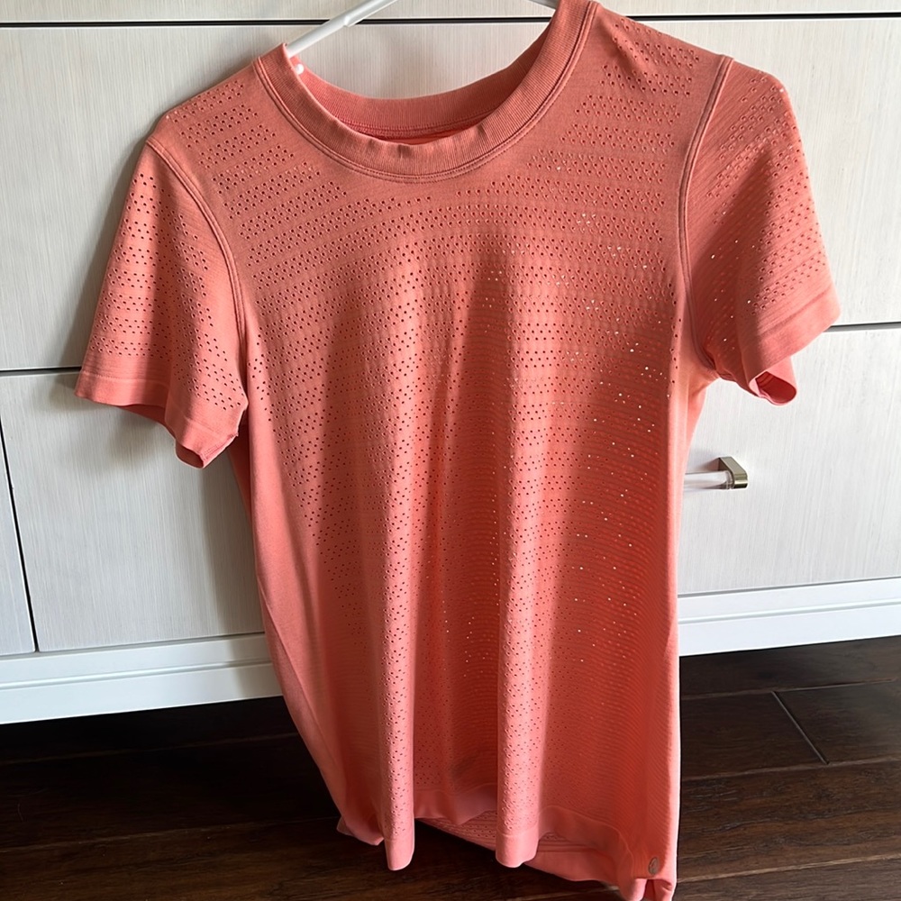 Lululemon coral workout top